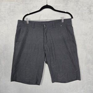 Travis Mathew golf shorts mens 34 (35)‎ Gray Grommet PinStripe